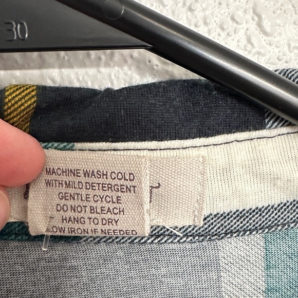 Passport Checkered Plaid Shirt Green Navy Size Medium Juniors - Picture 4 of 11